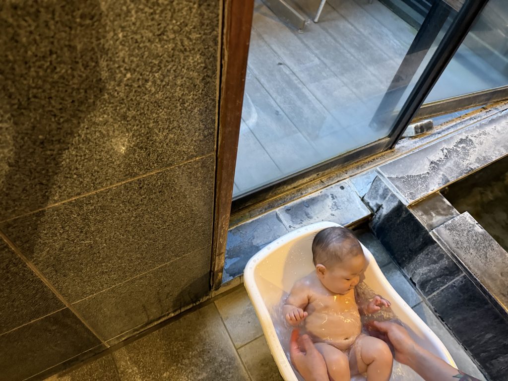 유후인 료칸 유후산 개별 온천탕 옆 아기욕조 동선 배치