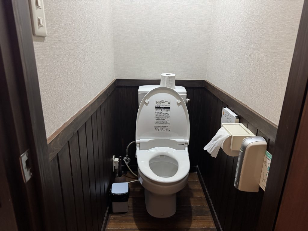 료칸 유후산 객실 독립식 화장실 비데 시설