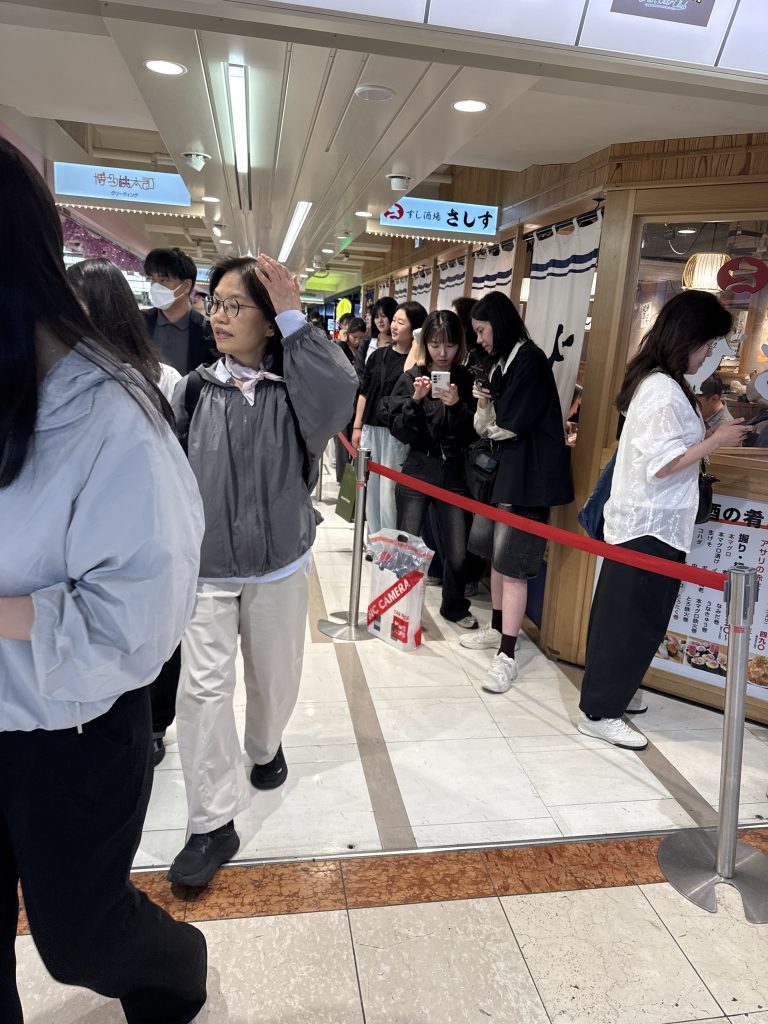 후쿠오카 하카타역 스시사카바 사시스 웨이팅 대기시간 줄서는 식당